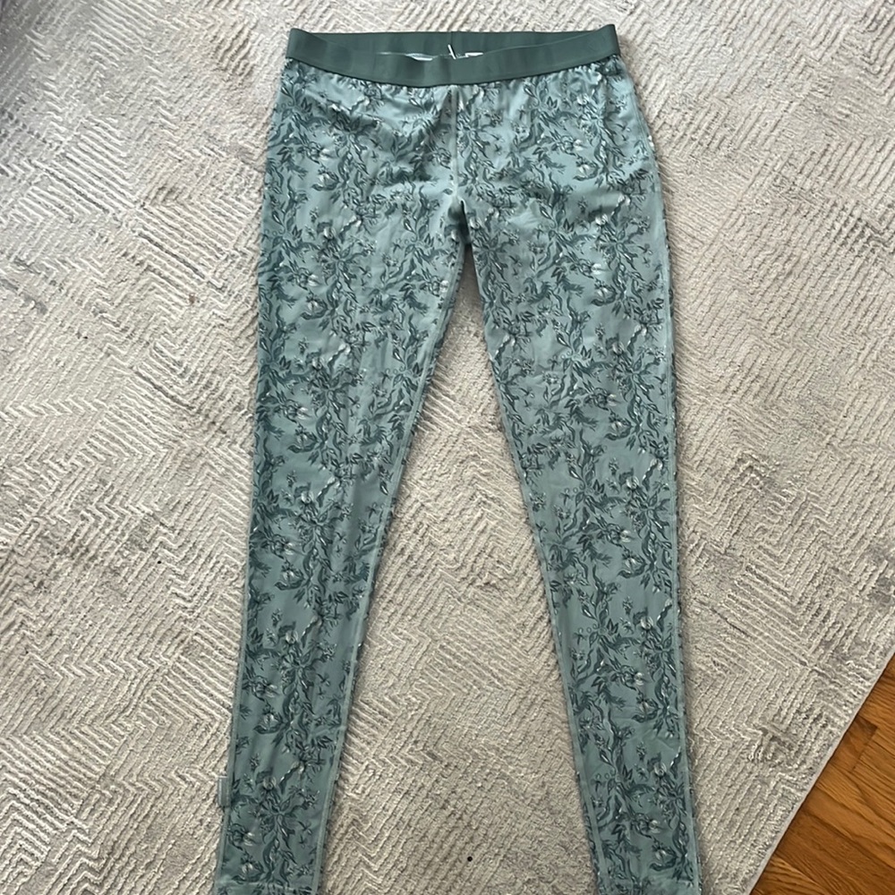 Under layer matching set